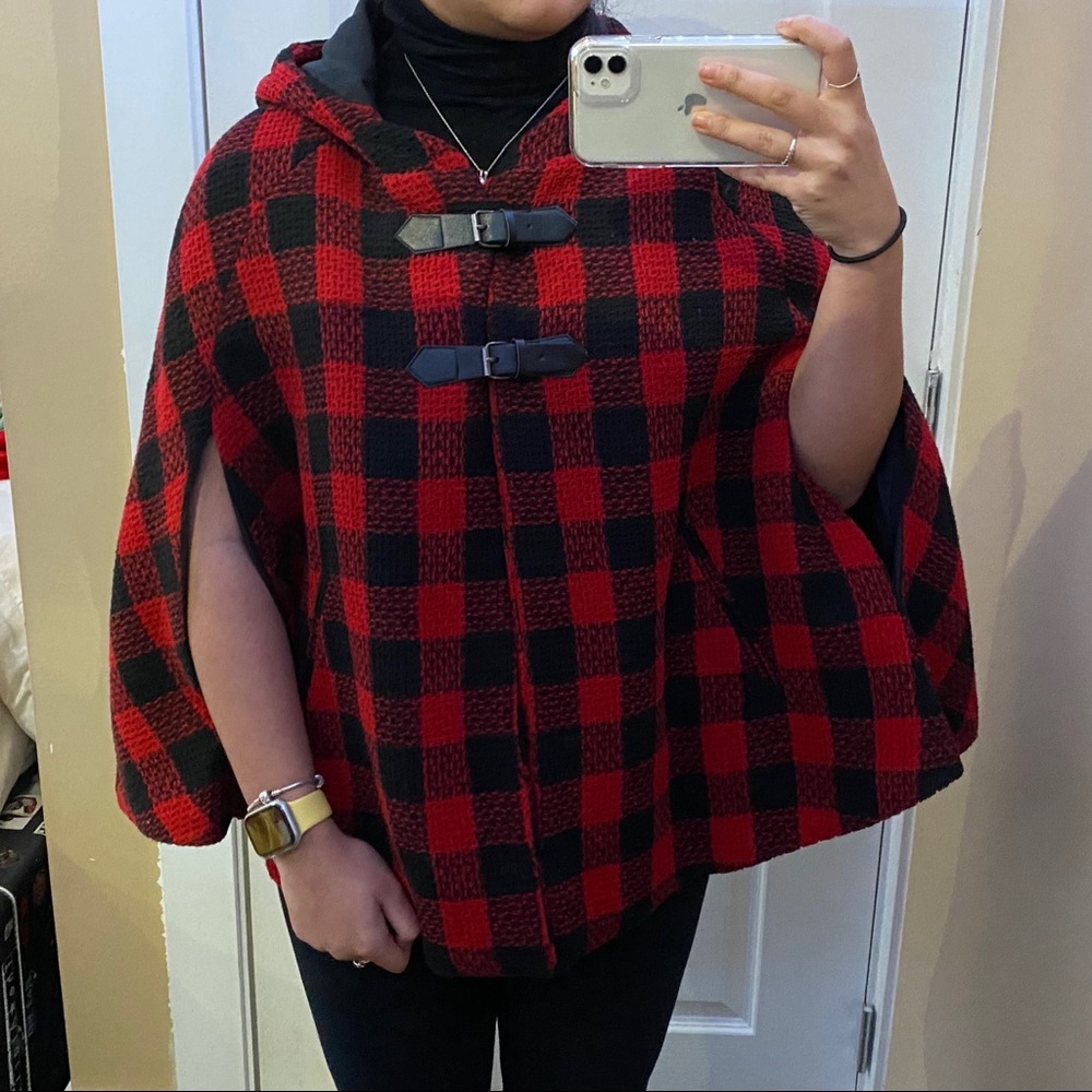 Checkered cape